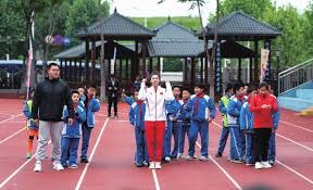 隐蔽骗术：揭秘“智能手表作弊器”——如何实时传输牌桌数据至后台分析。（隐秘作弊术：揭露“智能手表作弊器”——牌局数据如何被实时上传至后台分析）